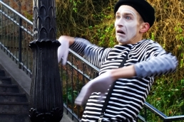 Gaudi Kaiser - Souvenirs From Paris - Mime - Film